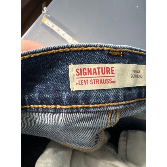 Signature By Levi Strauss Womens Heritage Boyfriend Jeans W28 Mid-Rise Medium Wa - Picture 12 of 13